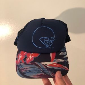 Roxy trucker hat